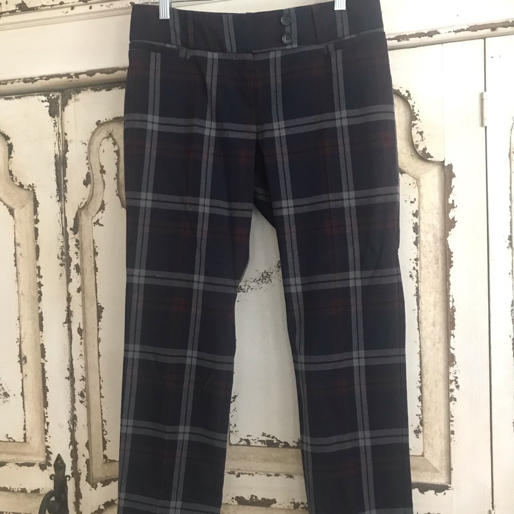 Workin’ 9 to 5 in these comfy ankle pants